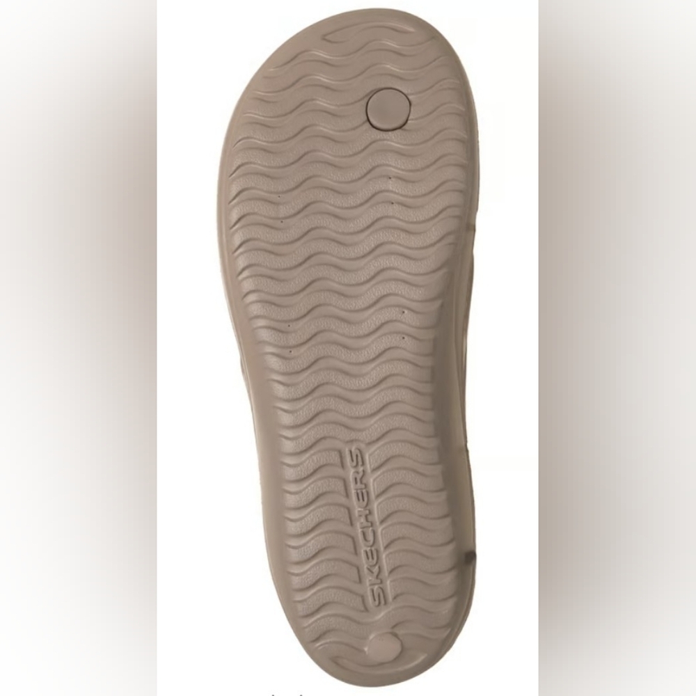 Skechers- Flip Flops. - Picture 5 of 8